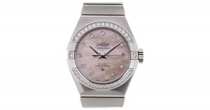 The attractive fake Omega Constellation 123.15.27.20.57.002 watches have pink dials.