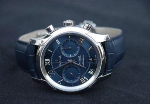 The 42 mm copy Omega De Ville 431.13.42.51.03.001 watches have blue dials.