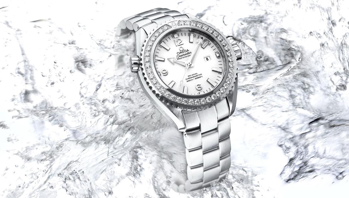 The durable fake Omega Seamaster 600M 232.18.38.20.04.001 watches can guarantee water resistance to 2,000 feet.