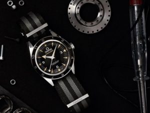 The water resistant replica Omega Seamaster 300M 233.32.41.21.01.001 watches are made from stainless steel.
