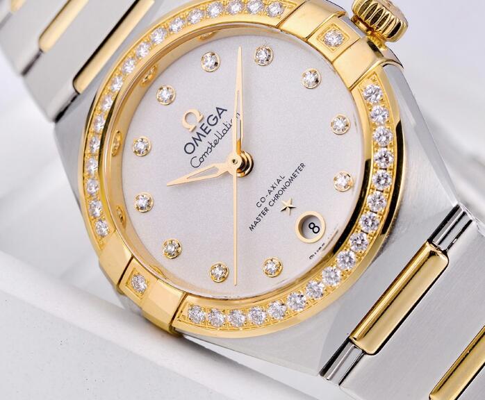 The diamonds and gold make the Constellation very noble and luxurious.