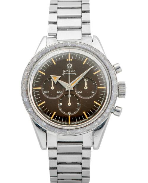 The Omega Speedmaster replica watch performs precisely and reliably.